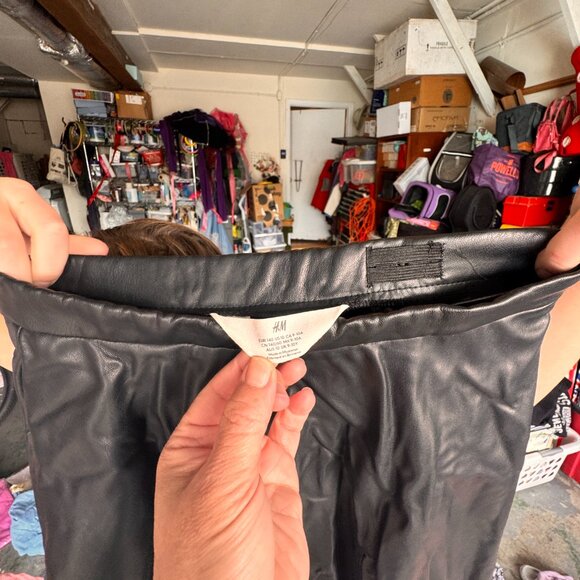 H&M Vegan Leather Zip Up Skirt Size 10 - Picture 3 of 4